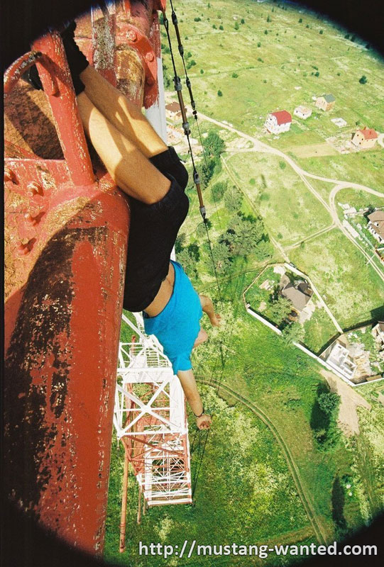 Extreme_Climbing_known_as_skywalking_By_Ukrainian_Spiderman_on_world_of_architecture_07.jpg