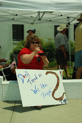 Tea+Party+-+An+Obese+Lady+Doesn%27t+Want+You+to+Tread+on+Her.jpg