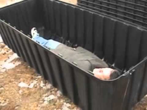 Q3lBSi0tVURrdUEx_o_fema-camp-coffins-investigated-4-people-horziontal-per-.jpg