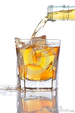 whiskey-pouring-glass-7605644.jpg