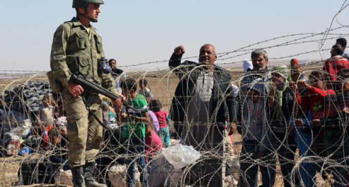 SYRIA-REFUGEES-TURKEY-BORDER-2-e1413534144115-680x365_c.jpg