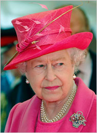 01caucus.queen.190.jpg