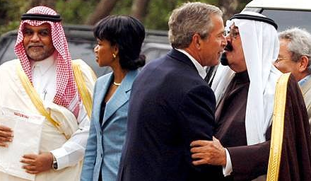 a5155995-181-bush-kisses-saudi-prince-4-15-09.png