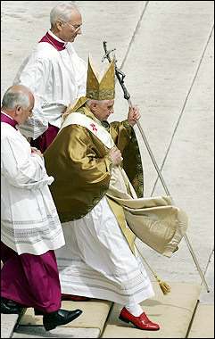 pope%20benedict%20prada.jpg