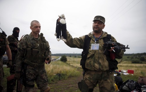 mh17_crashsite_toys_rebels_reuters_500x317.jpg