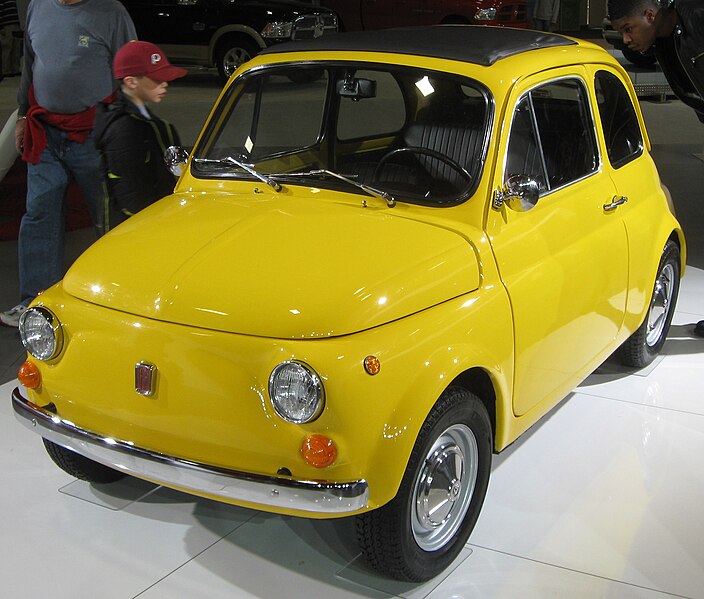 704px-1970_Fiat_500_L_--_2011_DC_1.jpg